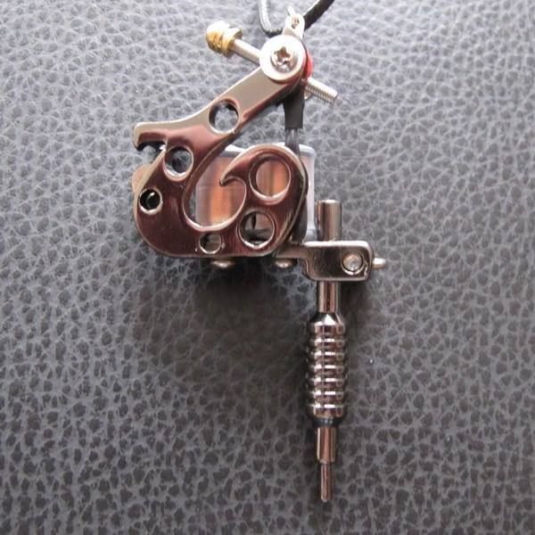 Altri gioielli: Anhänger mit Kette Tattoo Machine III – Nuovo (secondo la descrizione) da Schwanden GL venduto da UHRKNALL 1