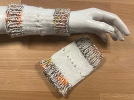 Weisse Pulswärmer mit Herbstfarben🍁  - mit Lochmuster *NEU*