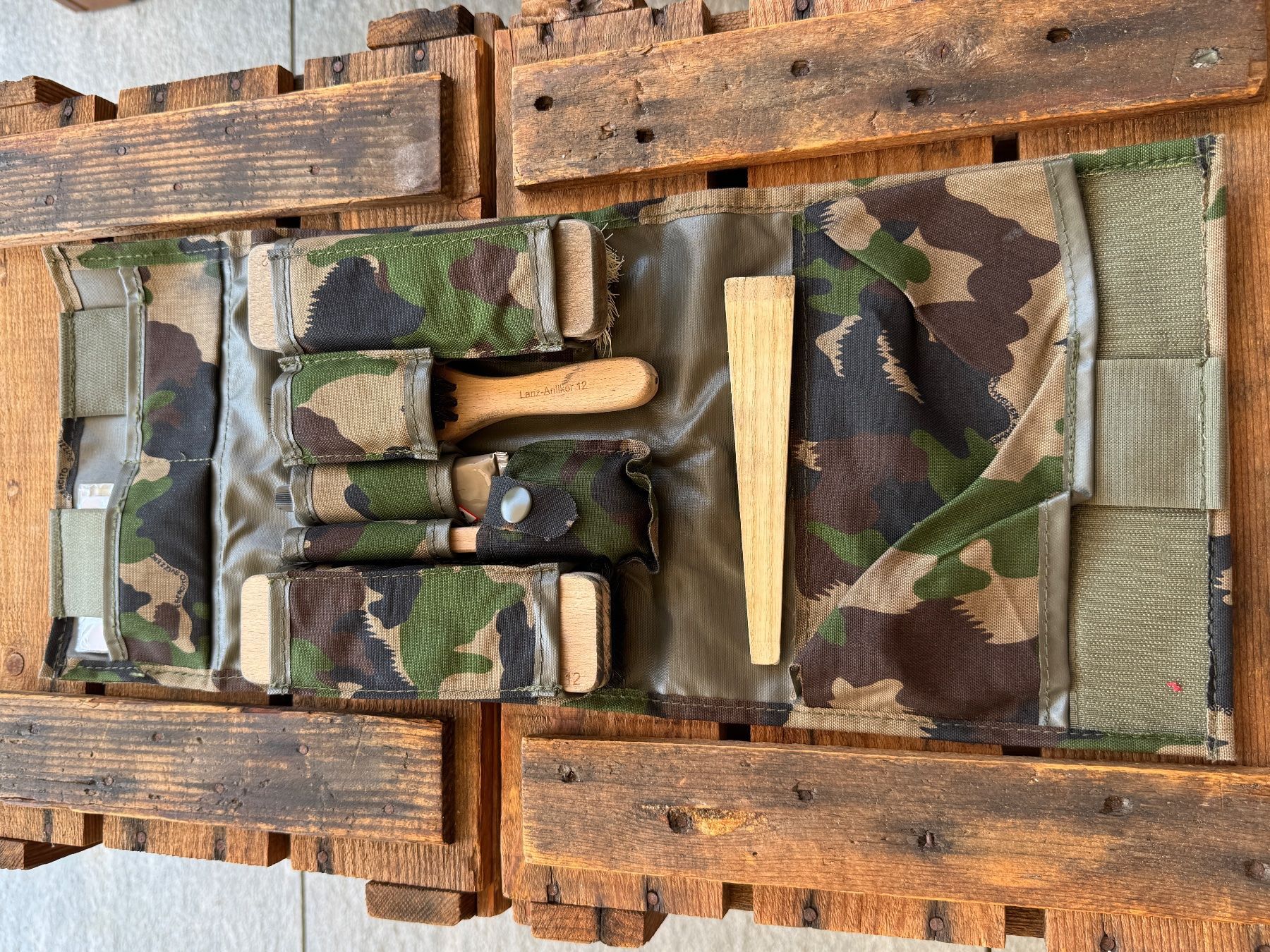 Armée suisse Produits d'entretien: Schuhputzzeug Schweizer Armee – D'occasion à Bülach par Mr_steam 1