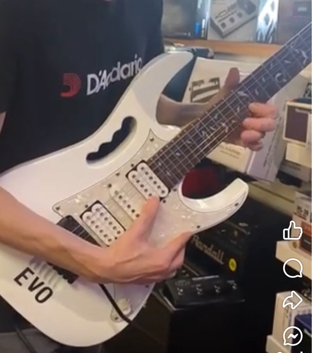 Ibanez Strumenti musicali: IBANEZ JEM Jr. White upgrade – Usato da Oetwil am See venduto da GrittiMercedesBenz 3