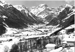 Schwändi, Blick auf Glarner Hinterland mit Tödi