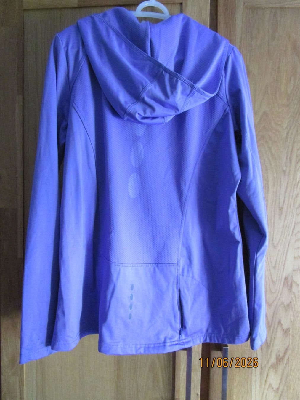 Maglioni & Felpe: Sport Pullover mit Kapuze – Usato da Birmenstorf AG venduto da Edelweiss25 2