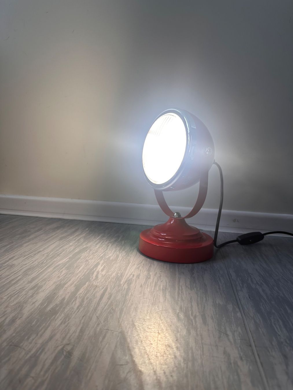 Lampen: Vintage Retro Tischlampe Rot – Gebraucht aus Frick von itt_rf2m 5