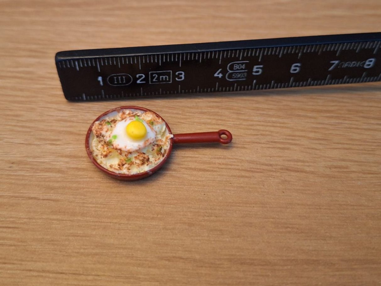 Case e mobili per bambole: Handmade Rösti mit Spiegelei Pfanne – Nuovo (secondo la descrizione) da Zürich venduto da HandmadeTinyFood 1