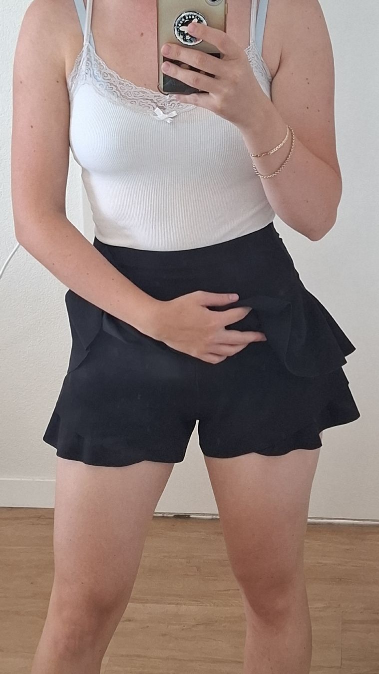 Pantaloni: Shorts black, size S, Stylewise, ruffled tiered – Nuovo (secondo la descrizione) da Hausen am Albis venduto da ann_2kkx 1