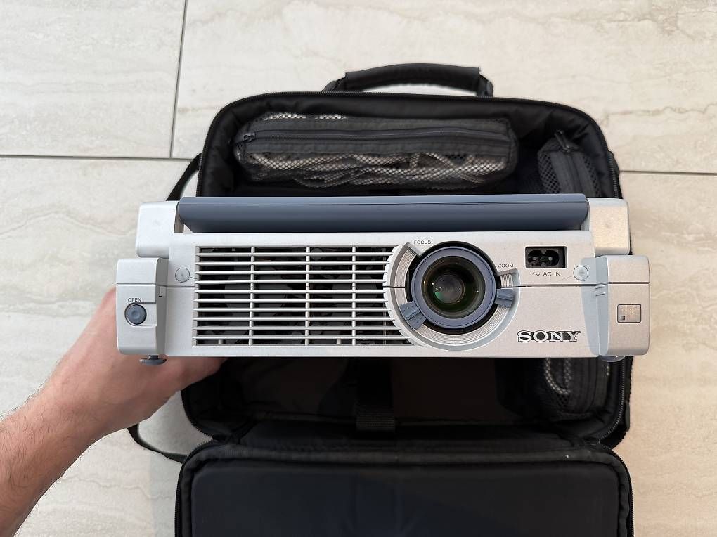 Vidéoprojecteurs: Sony LCD Data Projektor – D'occasion à Neunkirch par cristianli