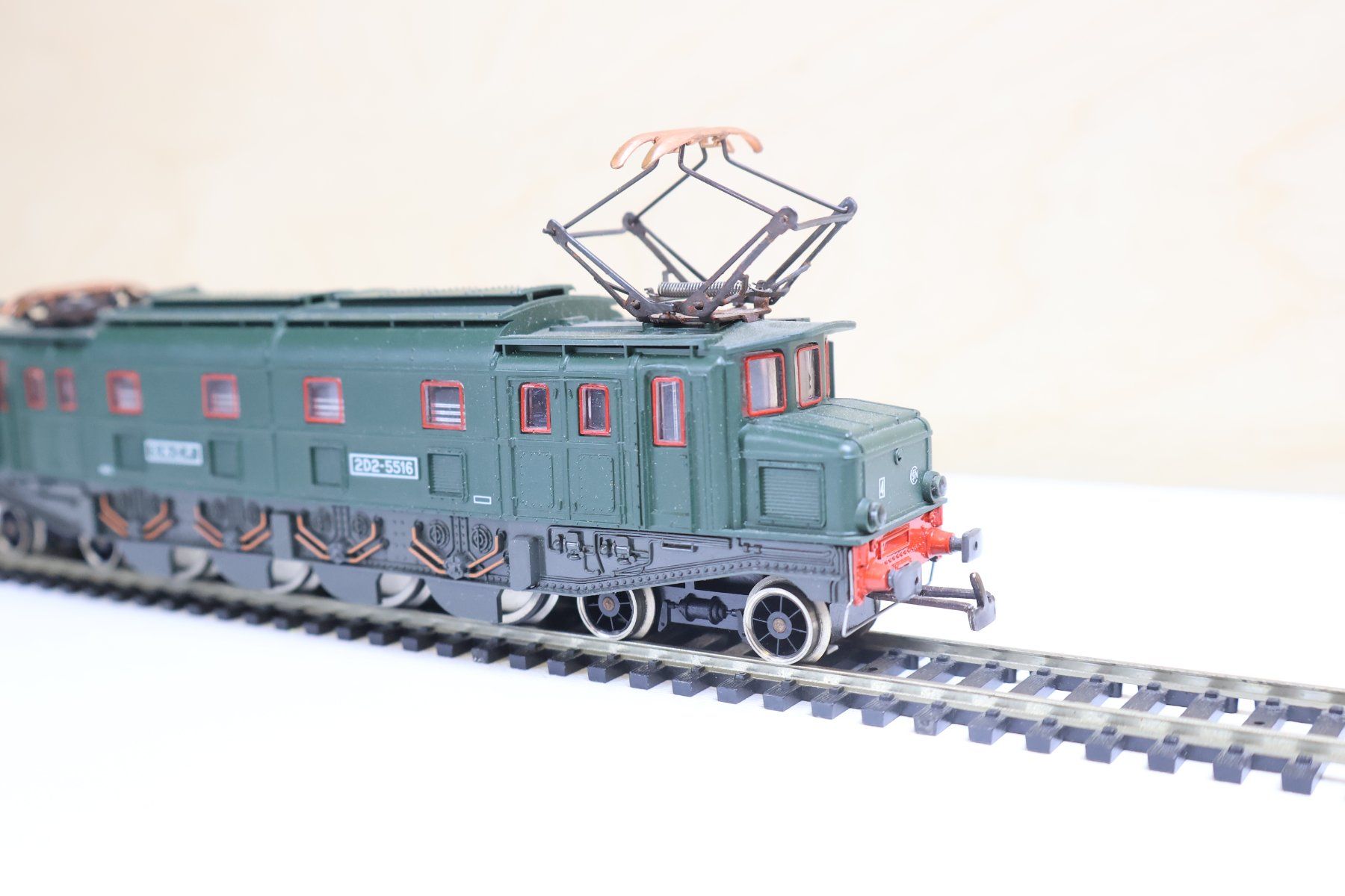 Jouef Modelleisenbahnen: JOUEF SNCF grosse E-Lok H0 DC – Gebraucht aus Winterthur von Monstera 3