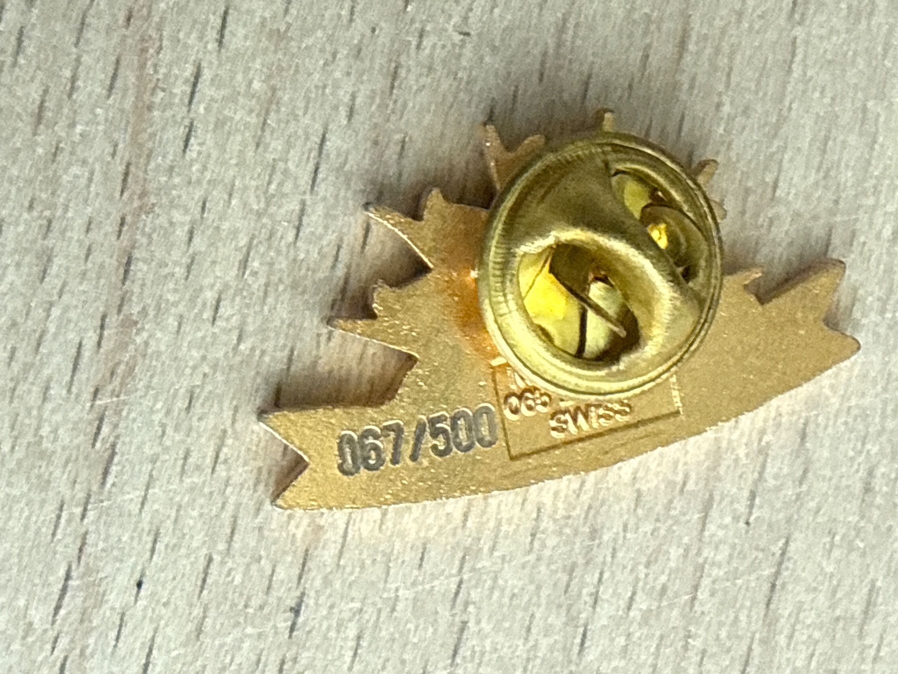 Placchette & Badge: Pin CHEZ ERIC – Usato da Glattbrugg venduto da Schweigmatt 1
