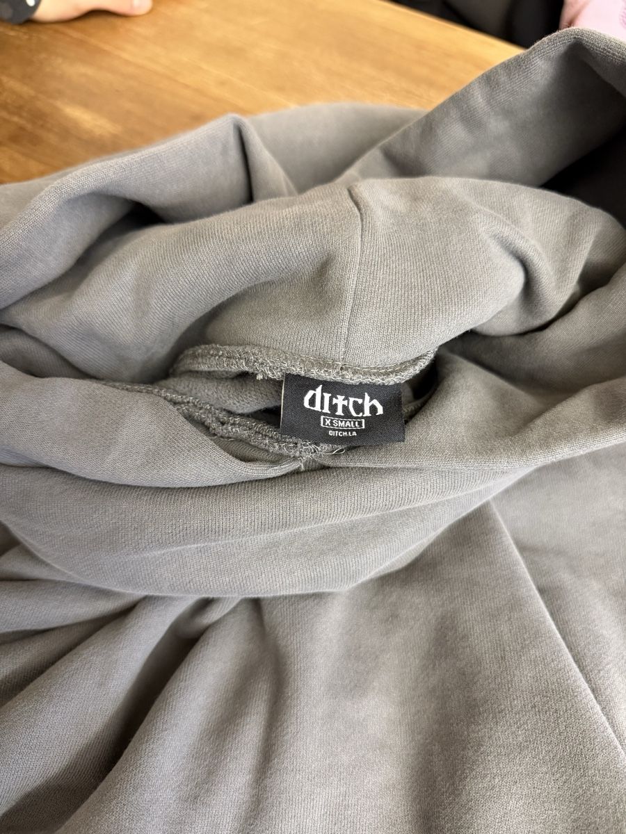 Maglioni & Felpe: Ditch LA Hoodie – Usato da Rothenburg venduto da dav_5hqv 2