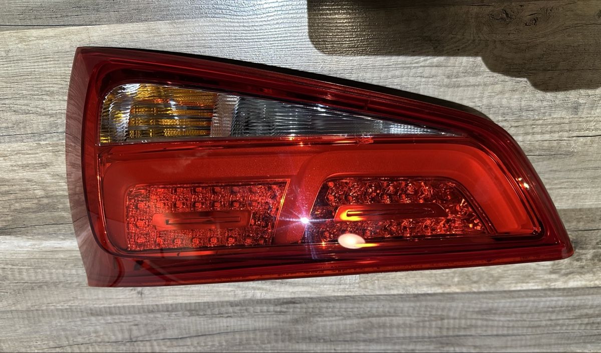 Audi Alle Autoersatzteile: Heckleuchte Audi A1 Original – Gebraucht aus Samstagern von ailama