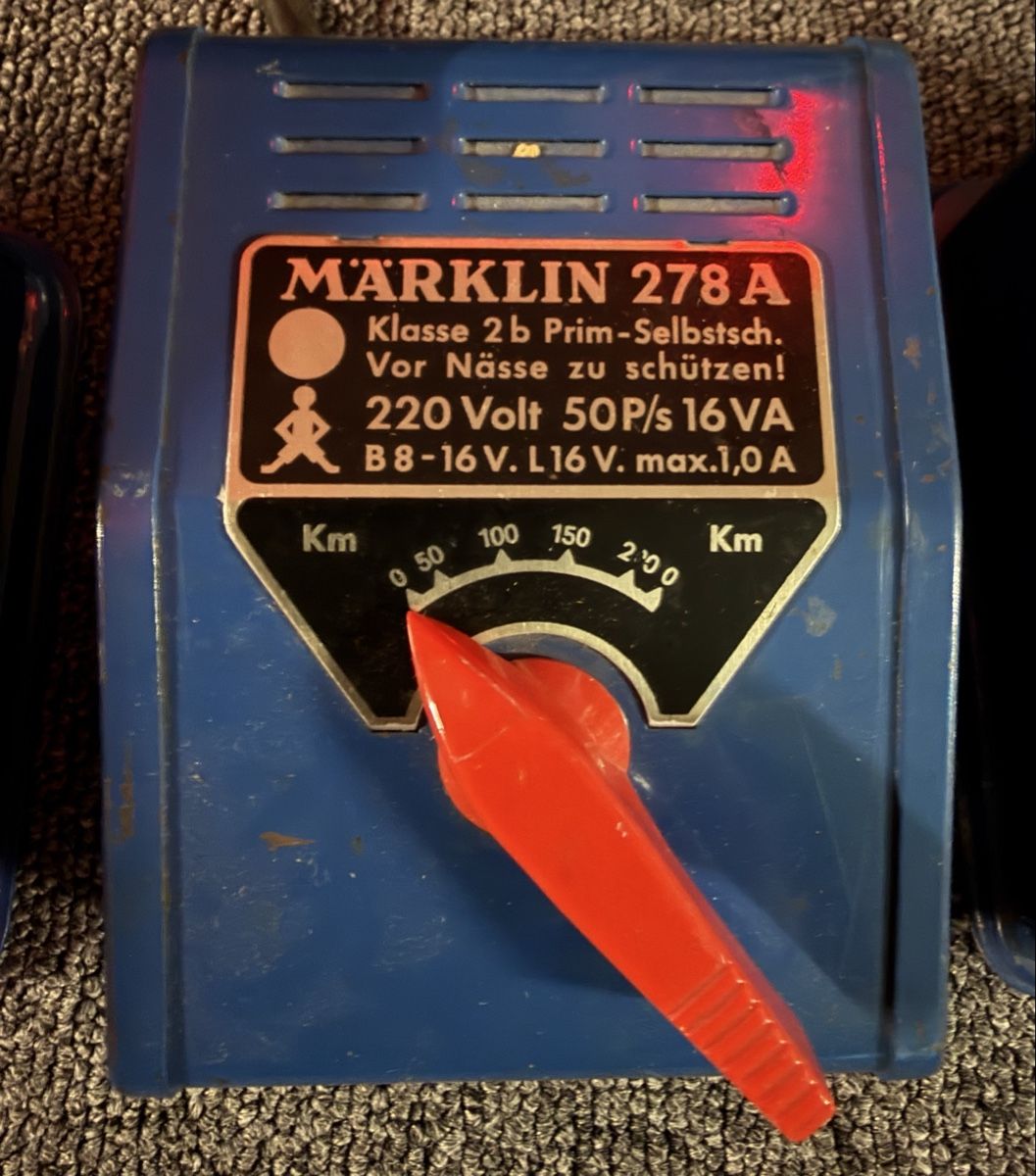 Märklin Modellini di ferrovie: Märklin Trafo Konvolut H0 16Volt – Usato da Bauma venduto da Shotgunmann 4