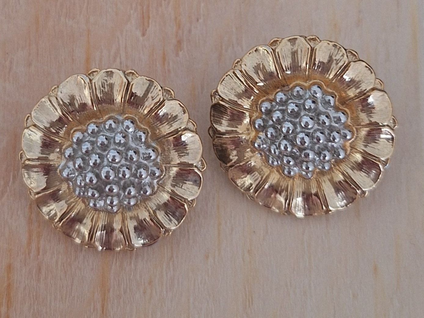 Orecchini pendenti & Orecchini a lobo: BLUMEN CLIIPS BICOLOR – Usato da Kerzers venduto da ExpressoTerreno