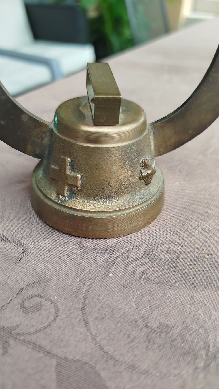 Glocken & Treicheln: Glocke mit Kuh und Schweizer Kreuz aus Messing? – Gebraucht aus Glashütten von lightmoon 2