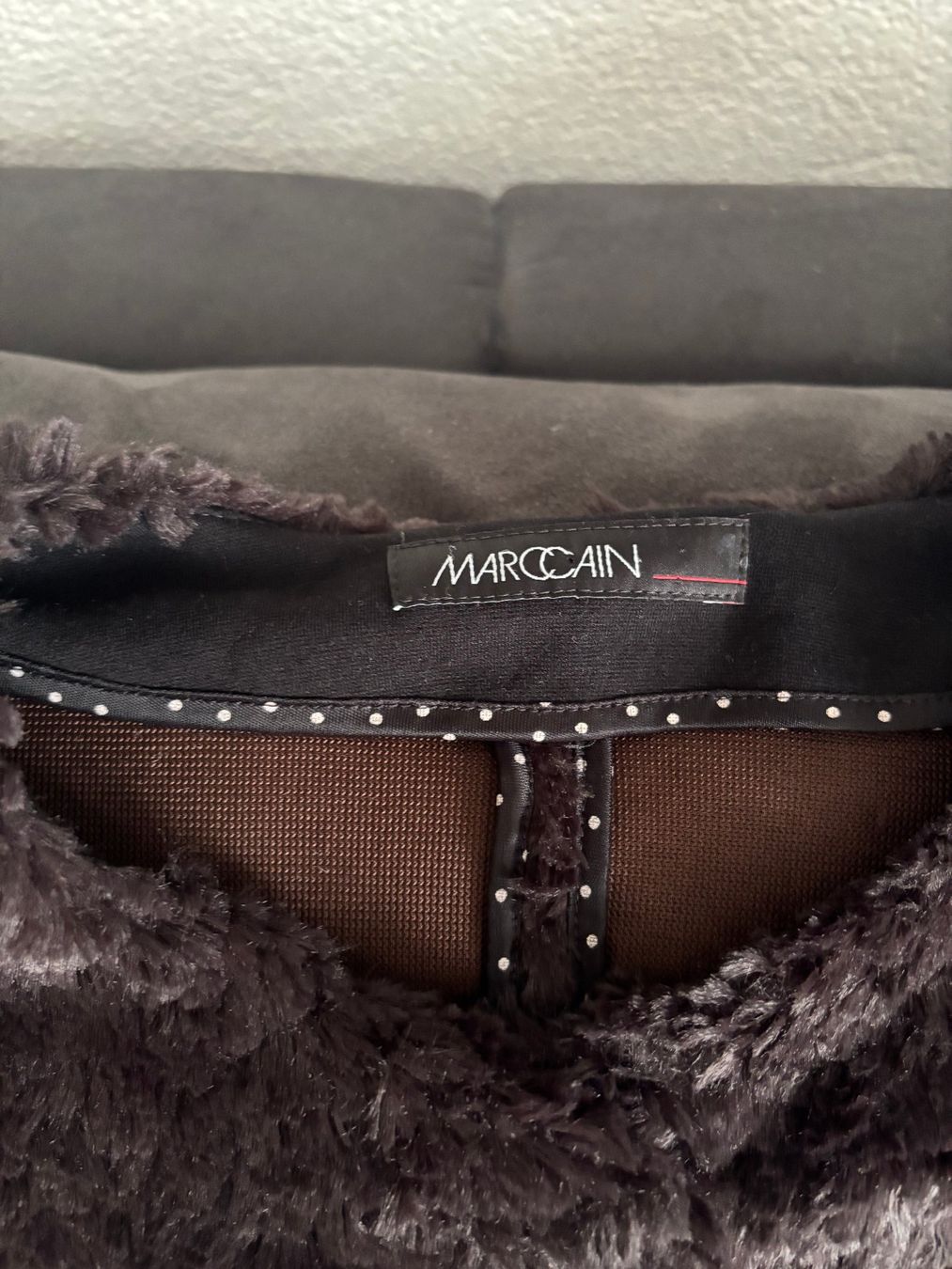 Marc Cain Jacken: MARCCAIN Kunstfelljacke neuwertig – Neu (gemäss Beschreibung) aus Merishausen von yourdream 4