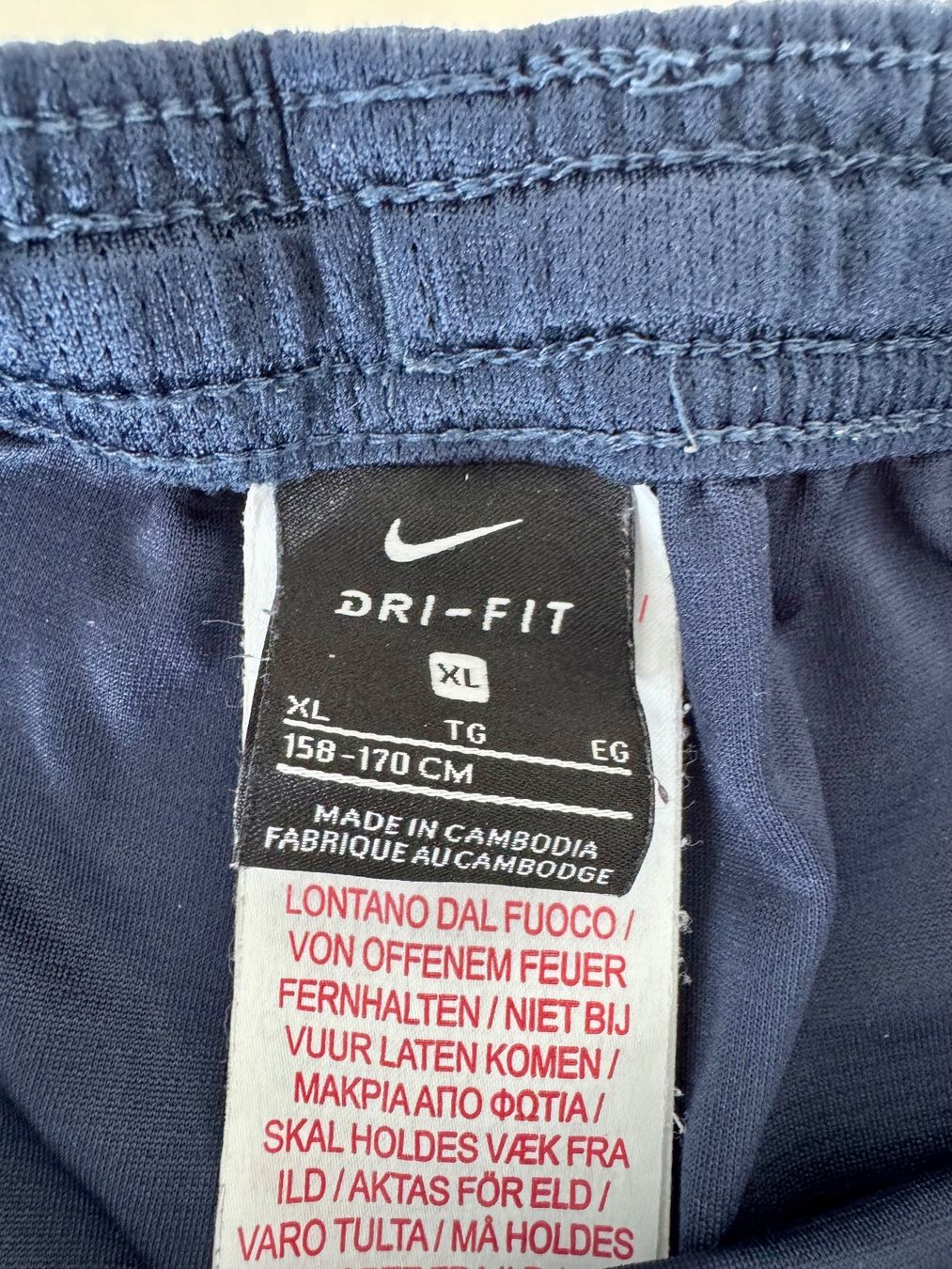 Nike Pantalons: Nike Shorts – D'occasion à Domat/Ems par cowi 1