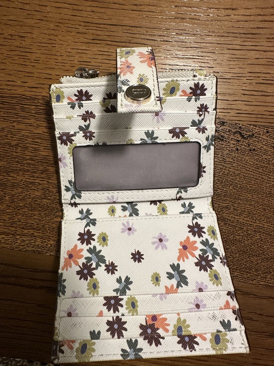 Brieftaschen: Floral White Cardholder Wallet - Spring Summer Style! – Gebraucht aus Zürich von car_68nt 2