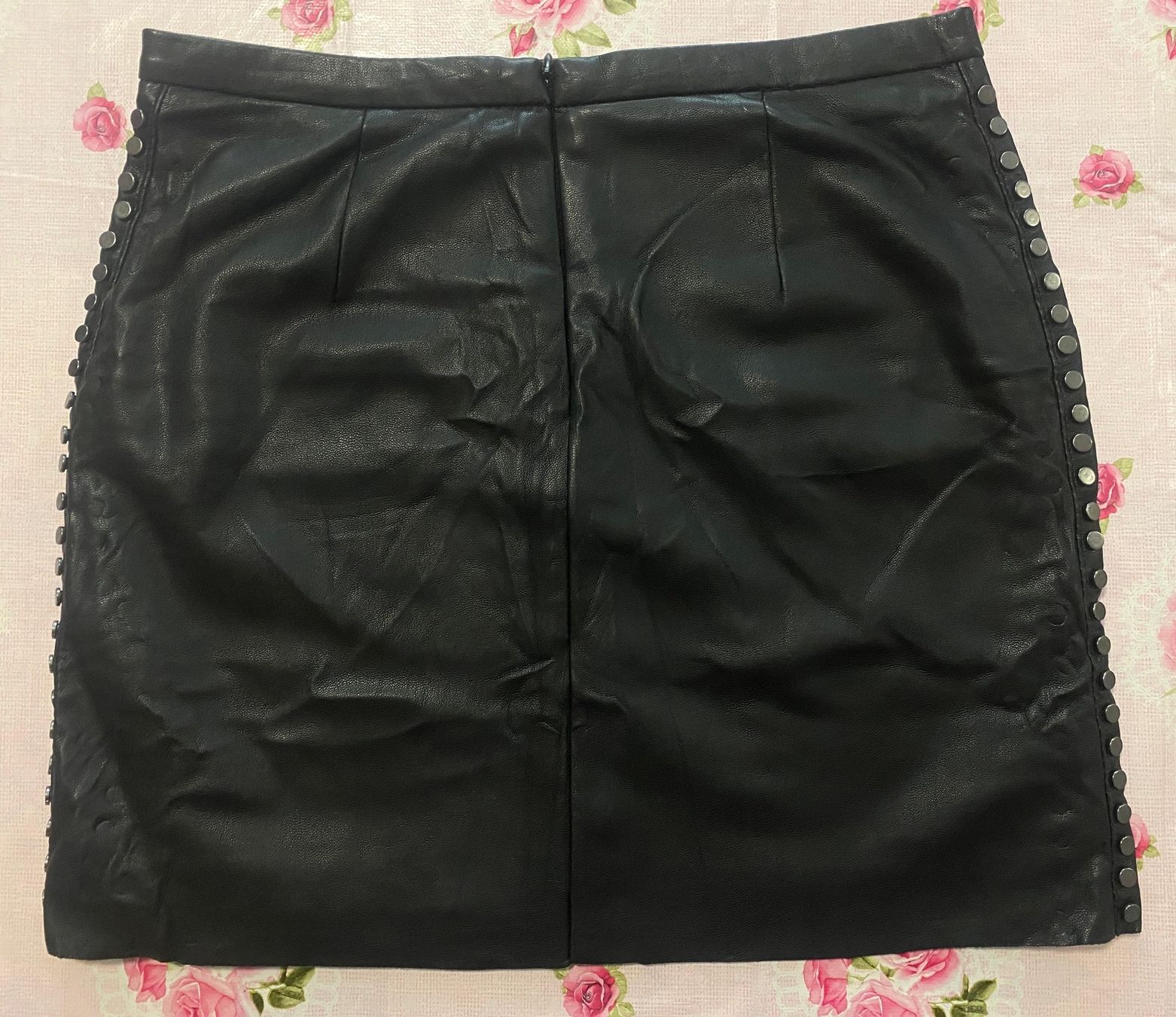 Bershka Gonne: Schwarzer Rock mit Nieten, Gr. S , Bershka – Usato da Gasel venduto da doctor_doak 1