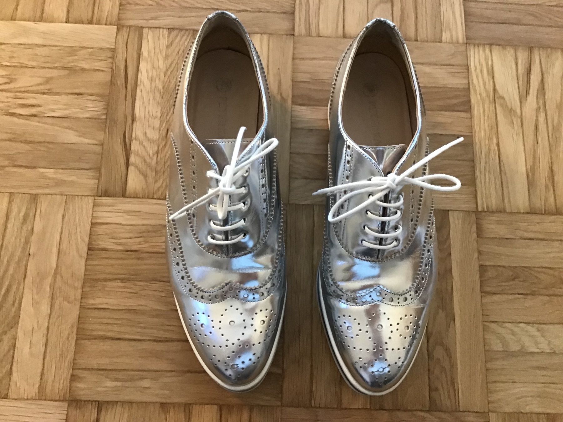 Kaiser Scarpe da donna: Peter Kaiser Leder-Schnurschuh in Silber – Usato da Dübendorf venduto da NissanCC 1