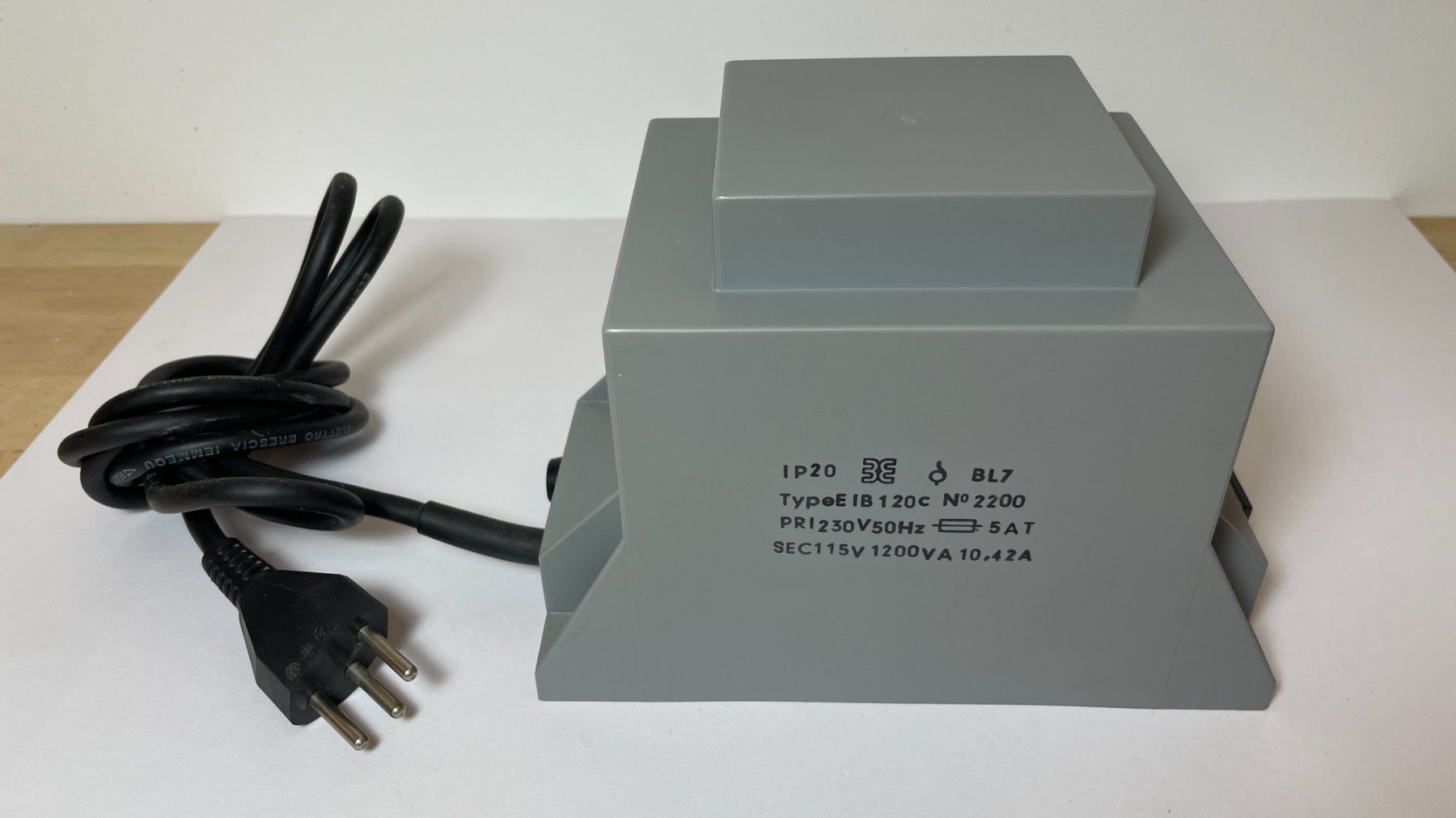 Convertisseurs: Transformateur 220/110V - 1200W – D'occasion à Chancy par alexFavre 3