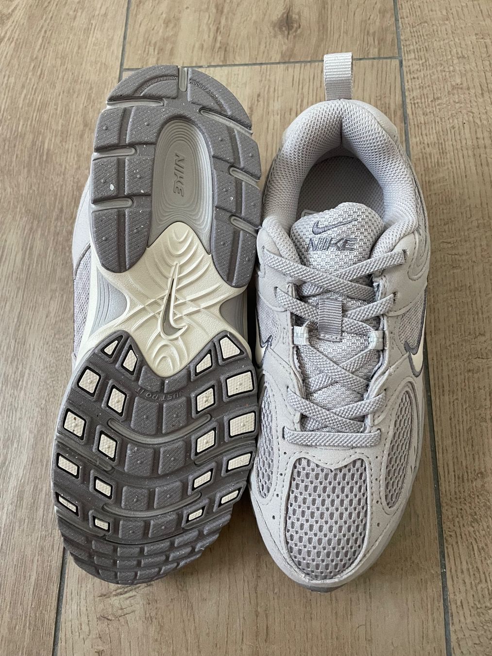 Nike Scarpe per ragazzi: Nike Turnschuhe Gr. 35 NEU – Nuovo e nell'imballaggio originale da Waltenschwil venduto da hansnine 3