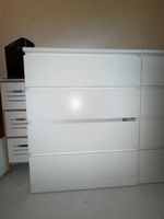 Kommode weiss mit 4 Schubladen mit Gebrauchsspuren