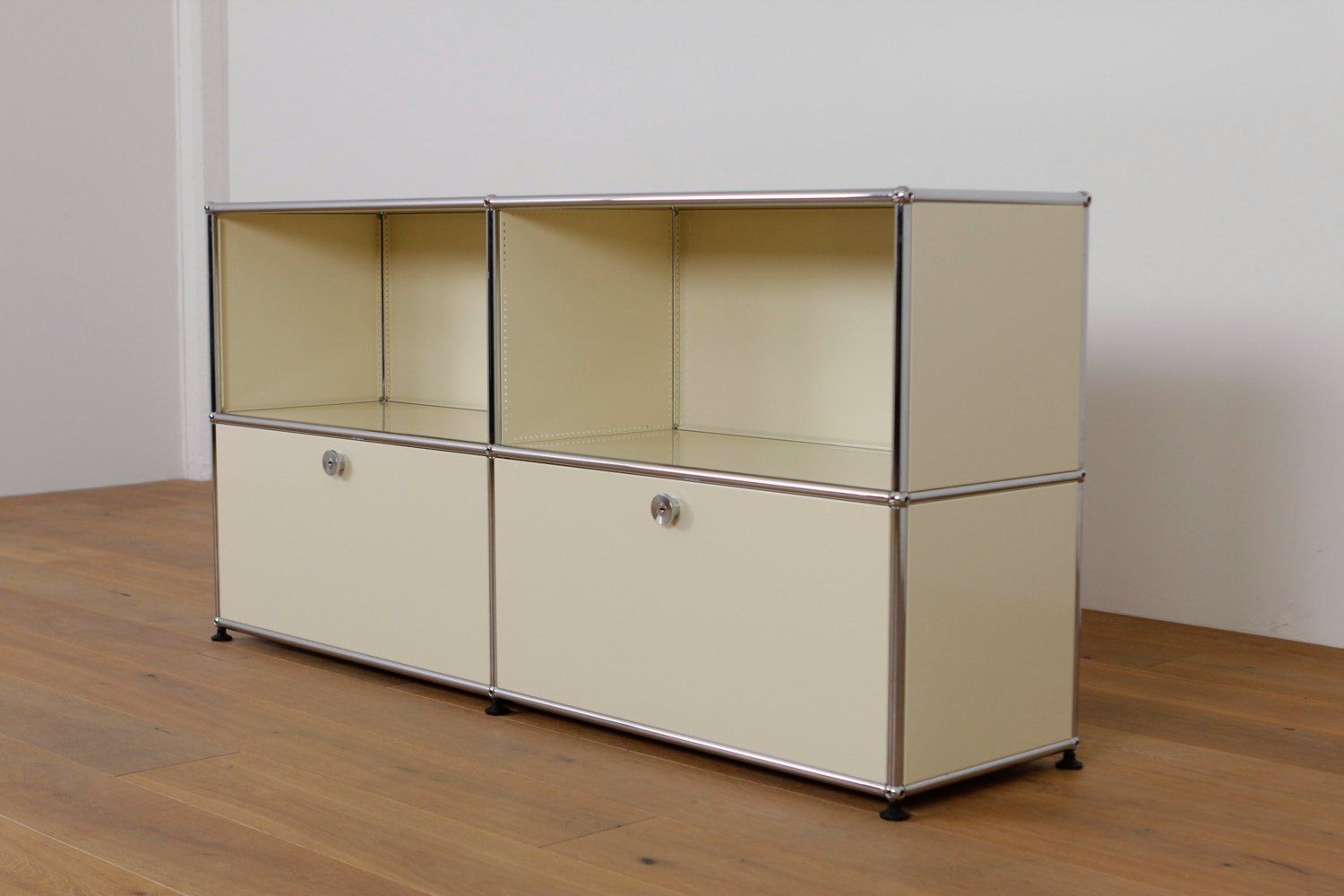 USM Cassettiere: USM Haller Sideboard // UPCYCLED // NEUE FARBEN – Nuovo (secondo la descrizione) da Affoltern am Albis venduto da StudioStandard 1