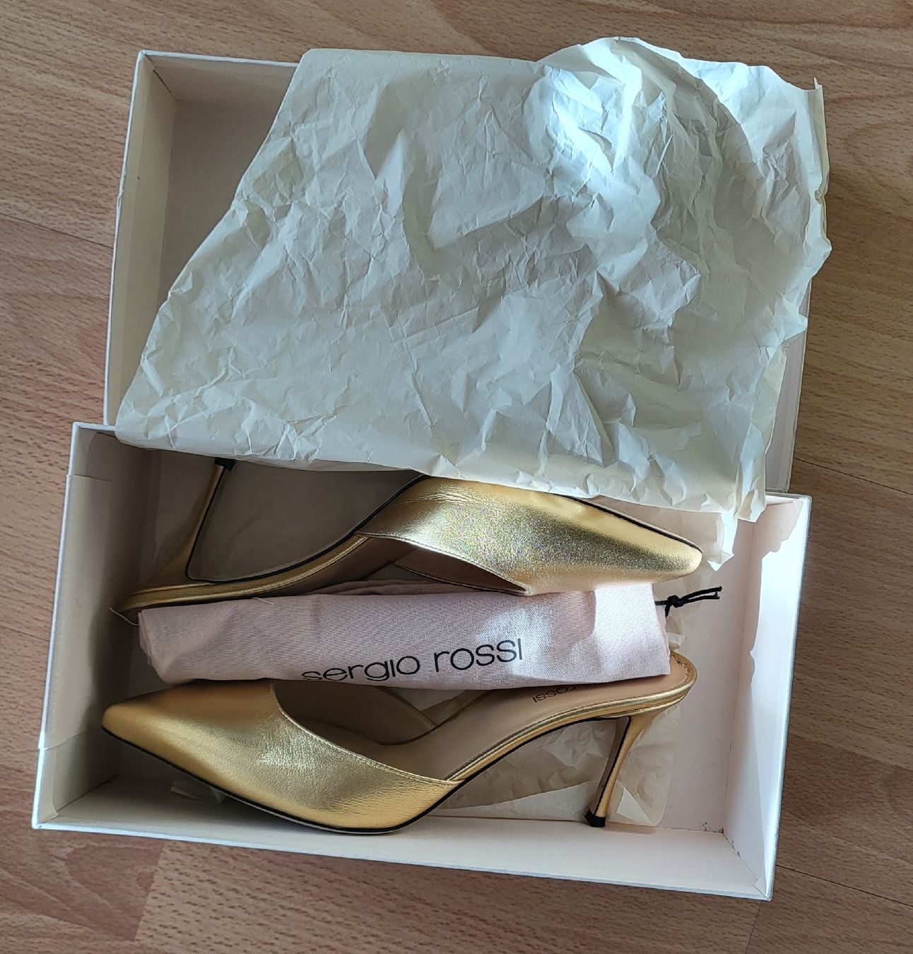 Sergio Rossi Scarpe da donna: Sergio Rossi Gold Leather Mules Size 40 – Usato da Sarmenstorf venduto da zuz_q5kq 8