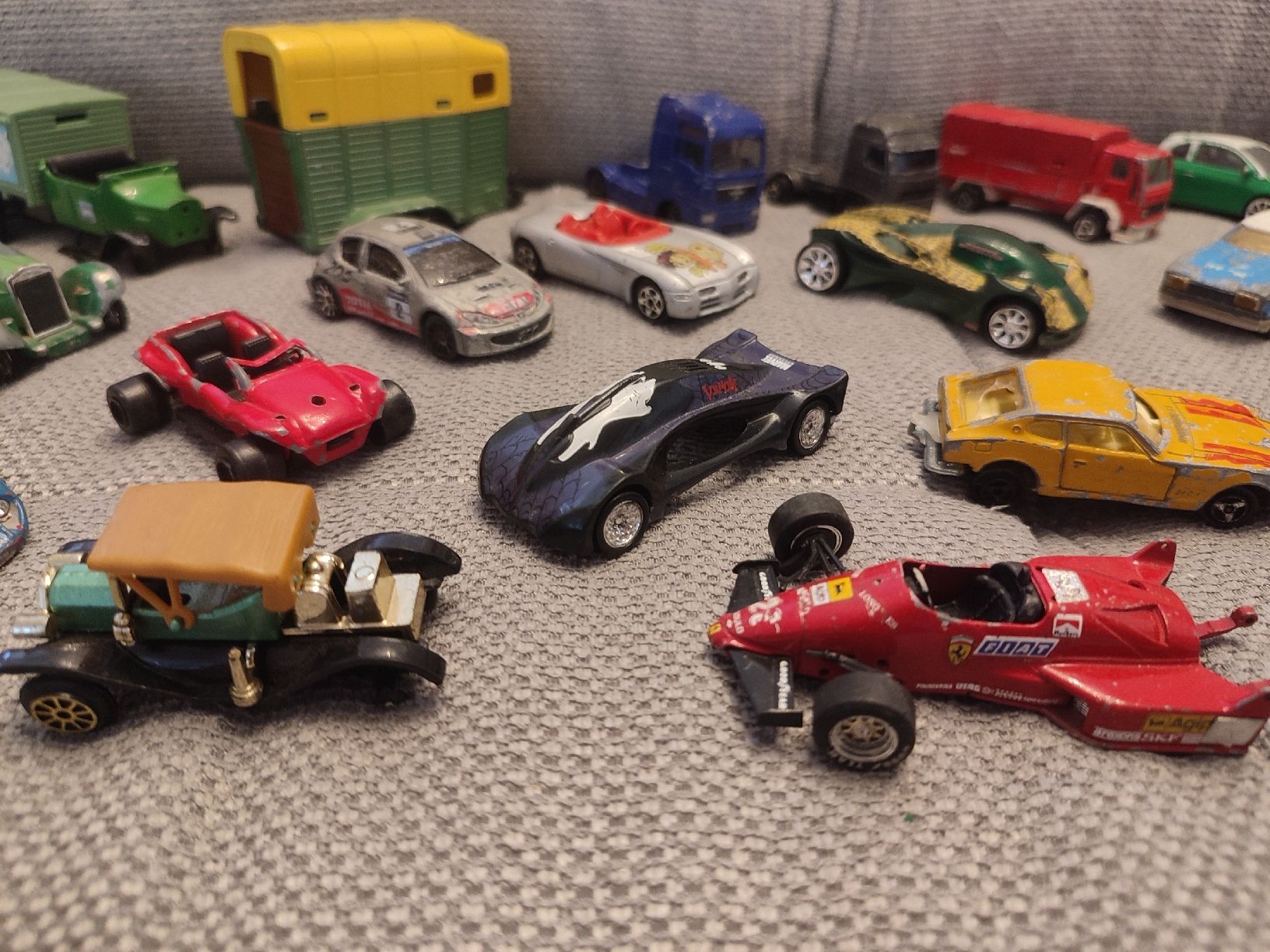 Modellautos: Lot Majorette et autres. – Gebraucht aus Bougy-Villars von Vogue 3