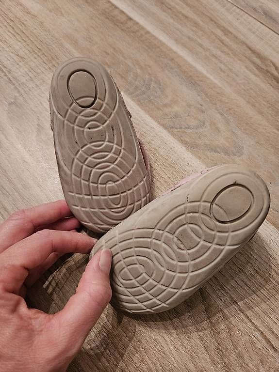 Scarpe per ragazzi: Kinderschuhe, Grösse 19-20 – Usato da Rüti ZH venduto da MartinaWolf 3
