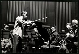 Fotografie Violinist Yehudi Menuhin mit 