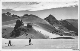 Linthal GL // Planurahütte SAC Skifahrer ca. 1930 Tödi