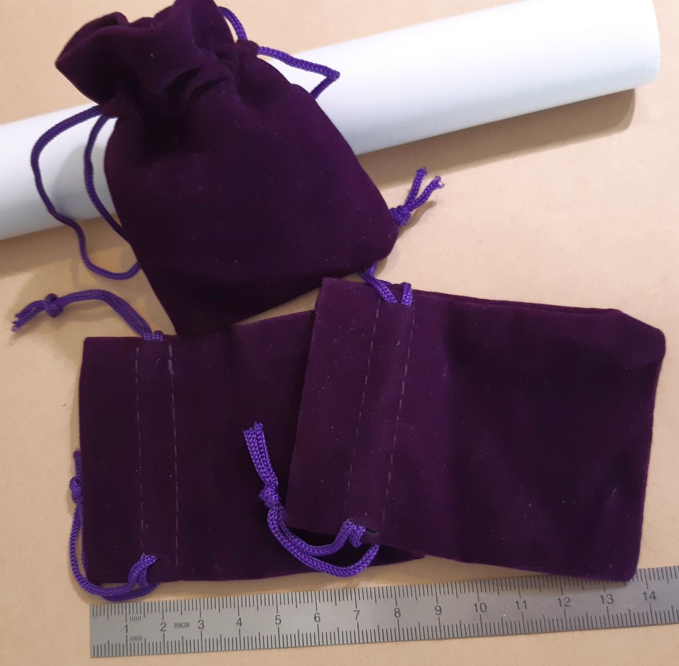 Borse: 3 Stück Violette Schmuckbeutel aus Samt 7x9 cm – Nuovo e nell'imballaggio originale da St. Margarethen TG venduto da ursk10 1