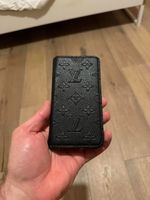 Iphone 15 pro Cover (No Name)