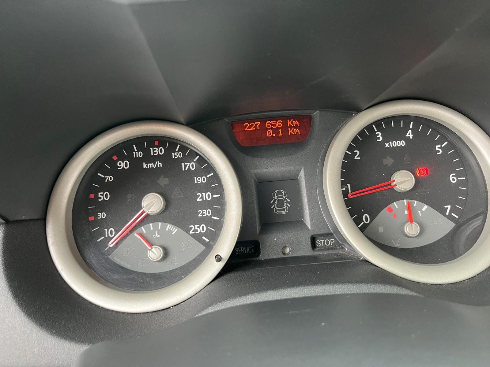 Renault Automobili: Renault Megane 2.0 16V Cabrio – Usato da Hefenhofen venduto da NietoAutomobile 4