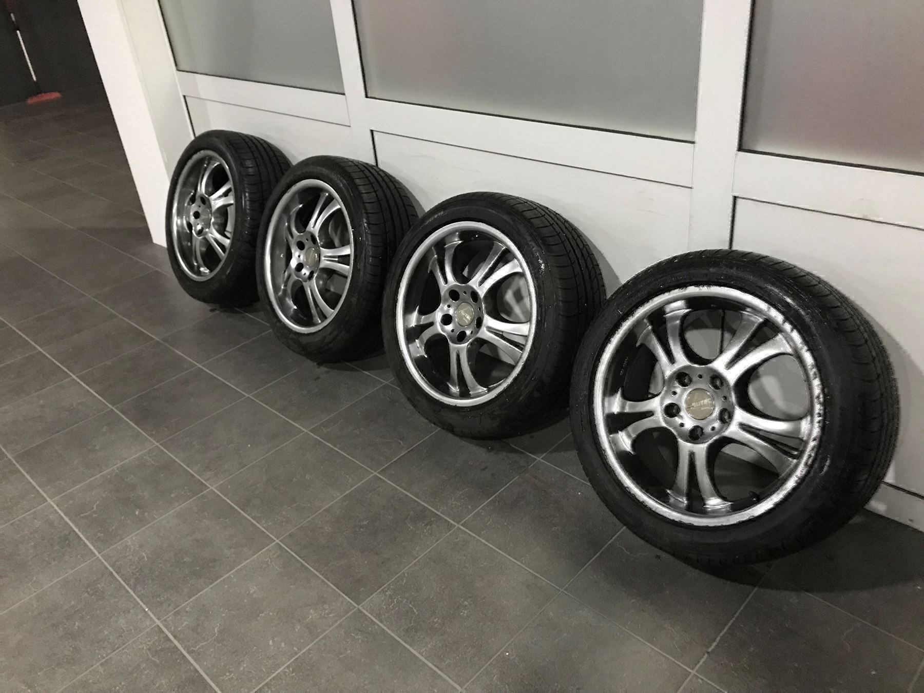 Mazda Pneumatici & Ruote complete: 4 x 17 Zoll Mazda Sommerräder – Usato da Altstätten venduto da TM-Auto