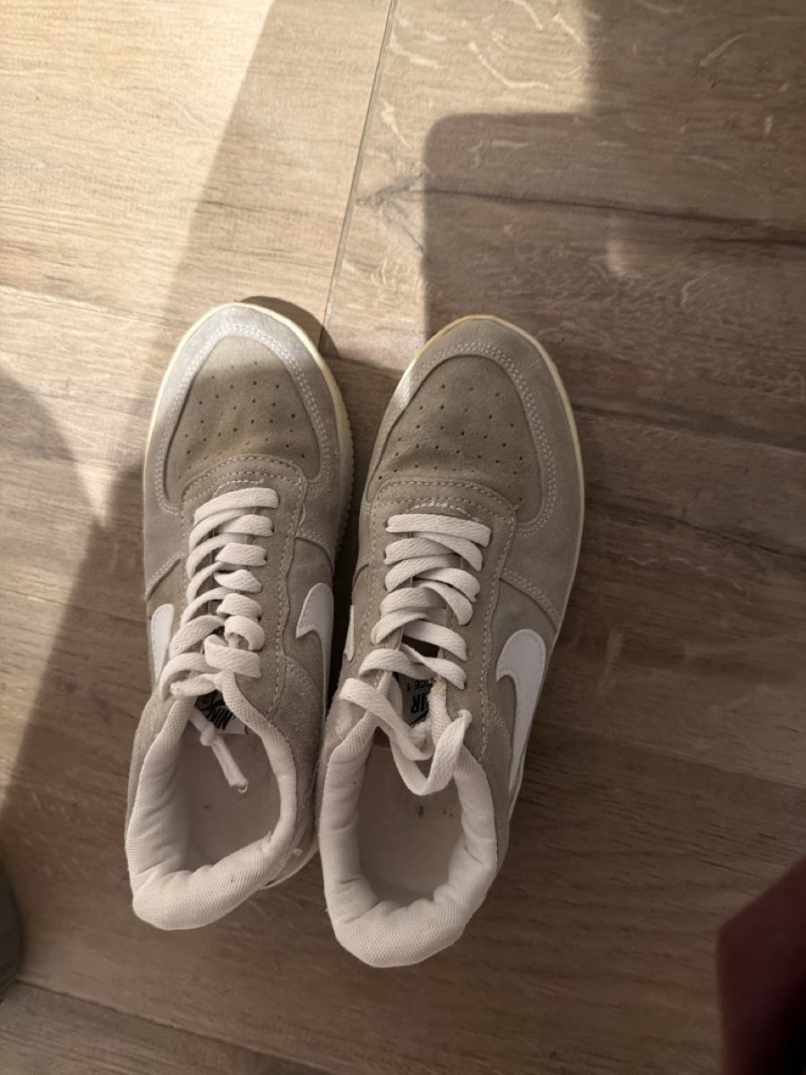 Nike Scarpe da donna: nike – Usato da Tennwil venduto da dan_gx5b