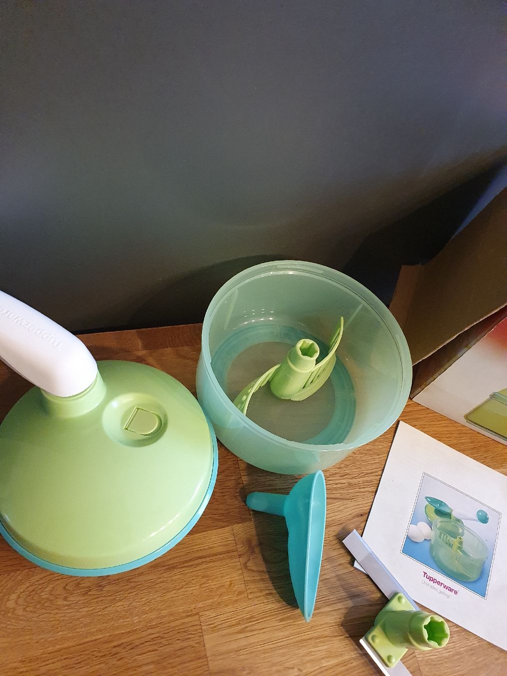 Tupperware Elettrodomestici da cucina: Tupperware Quick Chef Zerkleinerer, neuwertig, grün – Usato da Laufenburg venduto da megane1959 3