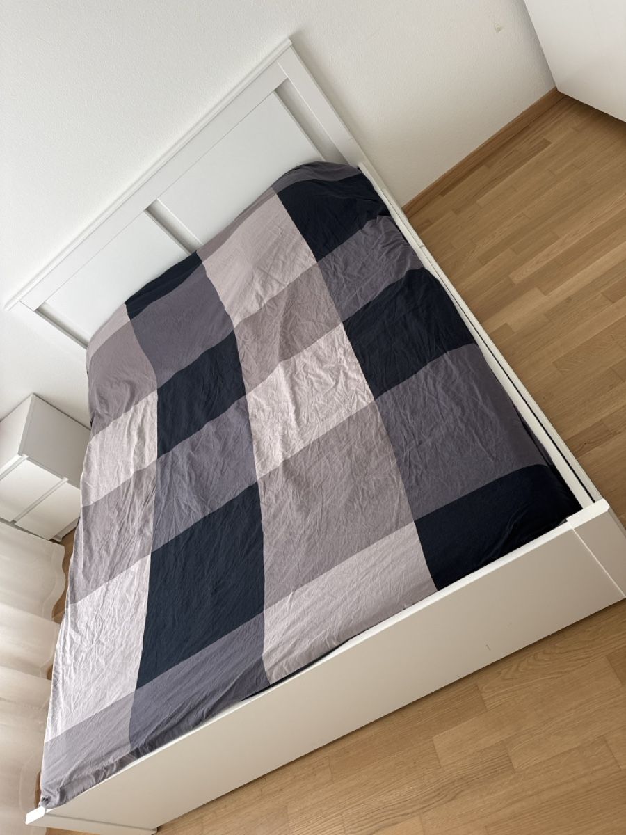 Ikea Letti: Ikea Bed frame + matress 160x200 – Usato da Zürich venduto da pau_sf2t 1