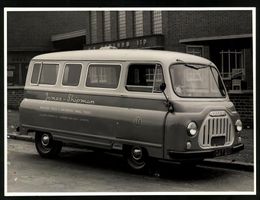 Fotografie Kleinbus Morris J2, der Firma