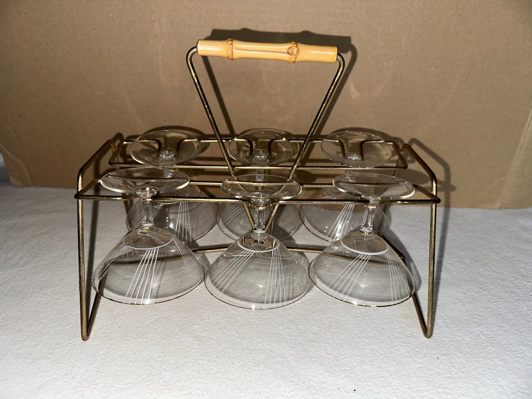 Alias Altro in Decorazioni & Accessori: Support avec 6 verres à l'envers – Usato da Ste-Croix venduto da BuffetSC 1
