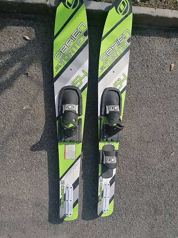 Skis: Wasserski Länge 135 cm – Gebraucht aus Ebikon von galupy007