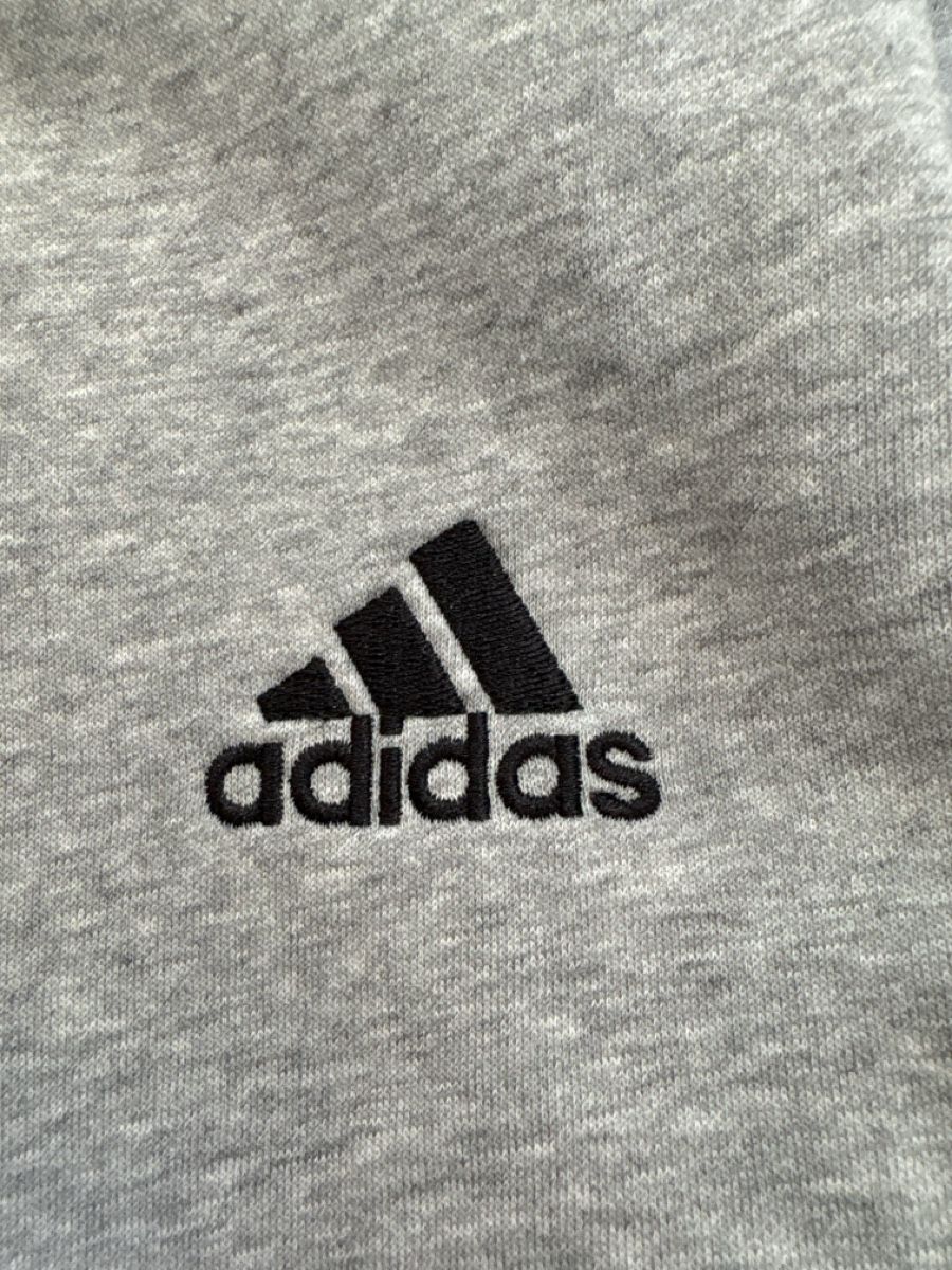 Adidas Maglioni & Felpe: Grauer Adidas Pullover Grösse M guter Zustand – Usato da Ziefen venduto da buyforfree 1