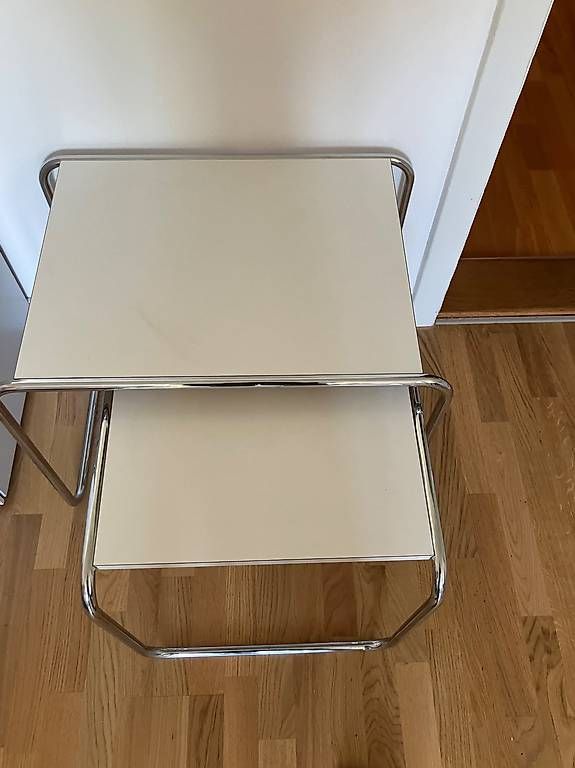 Tavoli: Thonet Beistelltische weiss  – Usato da Bern venduto da Smol 1