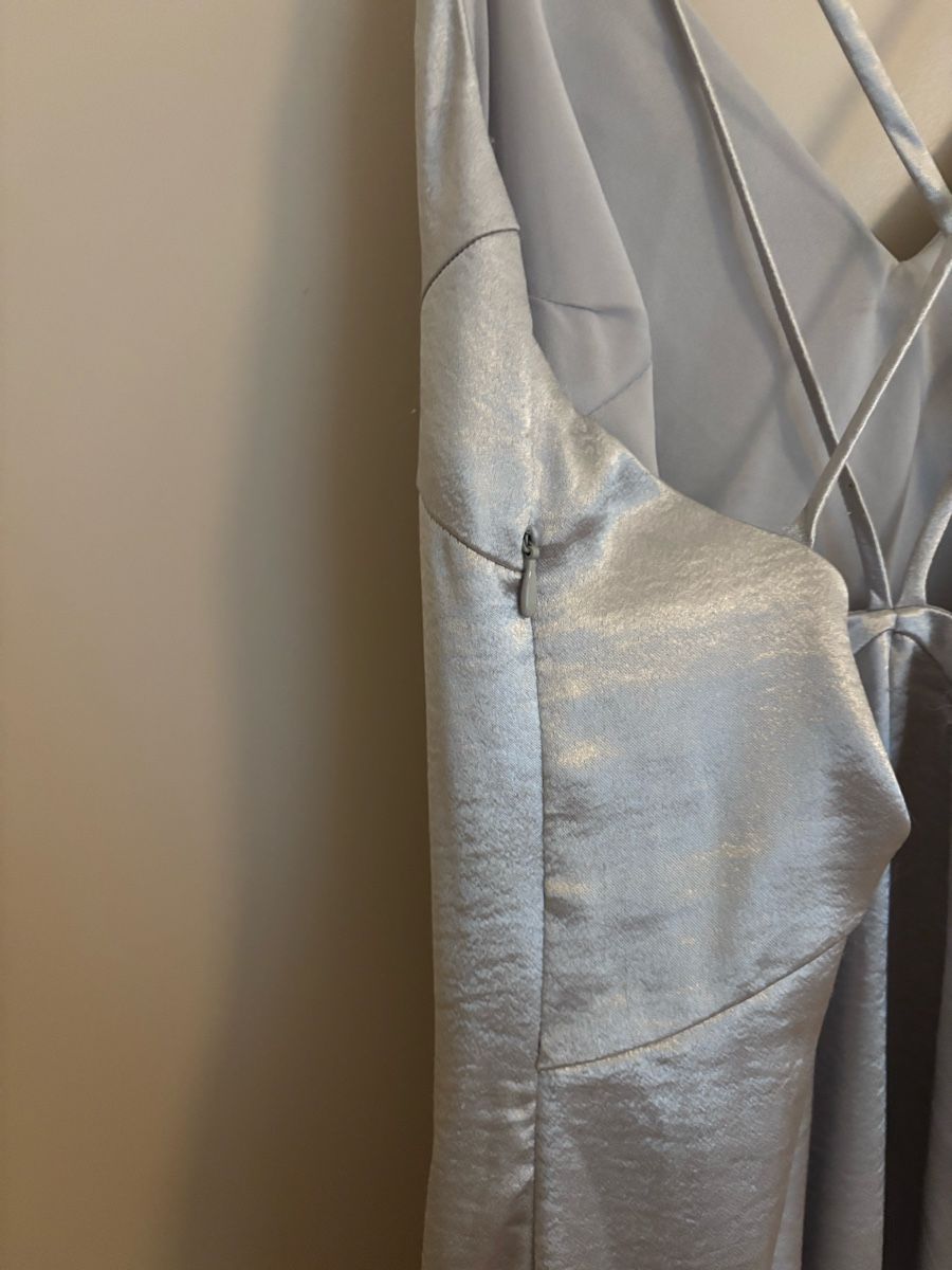 H&M Vestiti: Abendkleid Silber Seide Grösse 42 – Usato da Arbon venduto da Viktoriaa 6