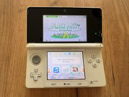 Nintendo 3DS blanche, avec chargeur - Très bon état !