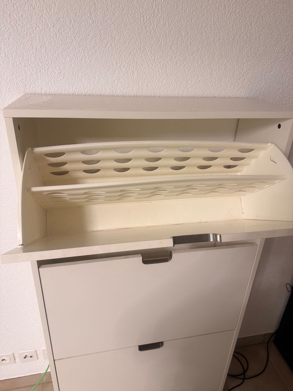 Ikea Schränke: Schuschrank weiss mit Kippfach. Gebraucht – Gebraucht aus Zwingen von alfi092 2
