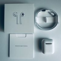 Original Apple AirPods 2 Kopfhörer Wireless Lightning Kabel