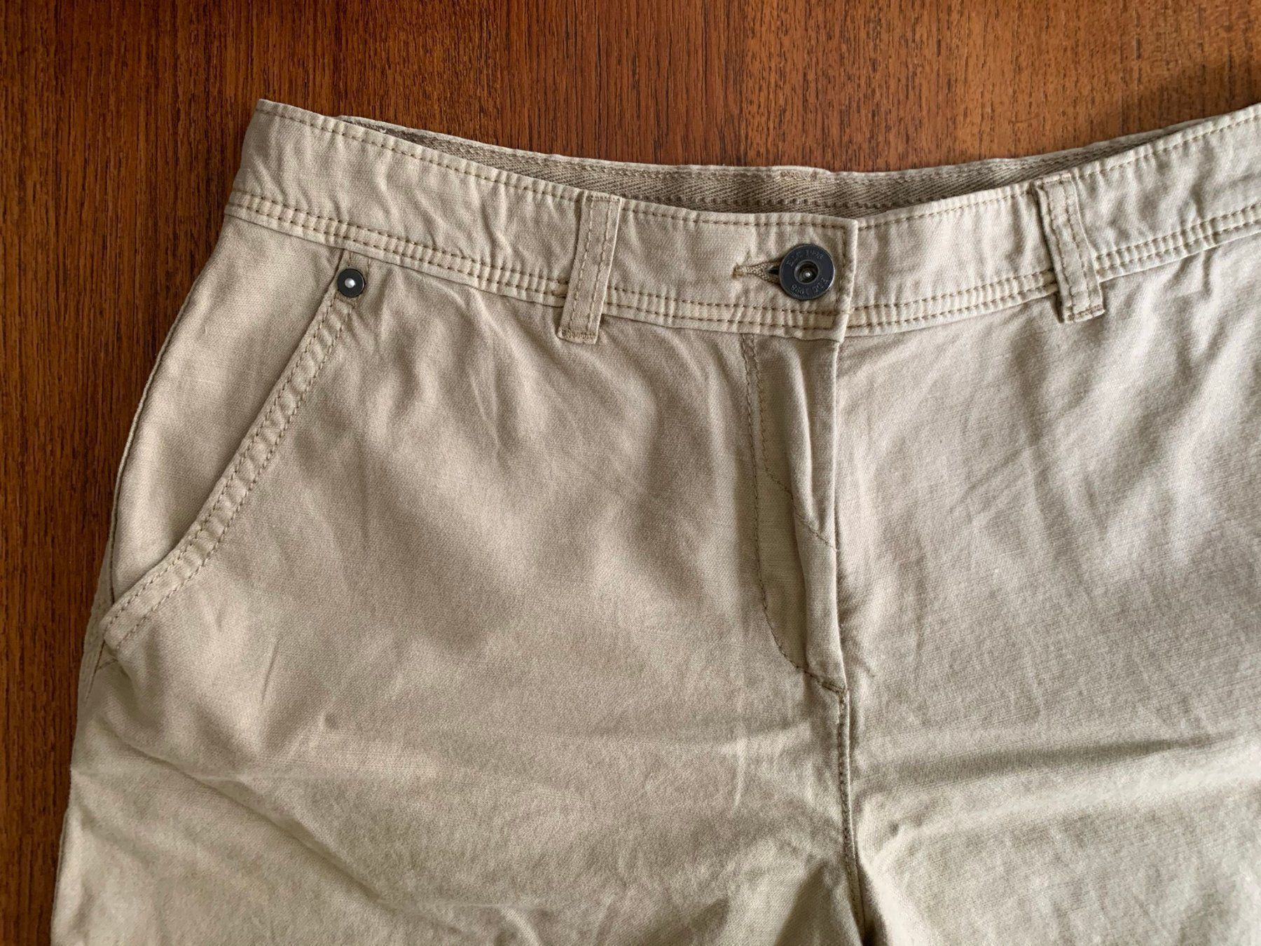 Bershka Hosen: BERSHKA - Bermuda Shorts beige 36 – Gebraucht aus Zürich von Diazaio 1
