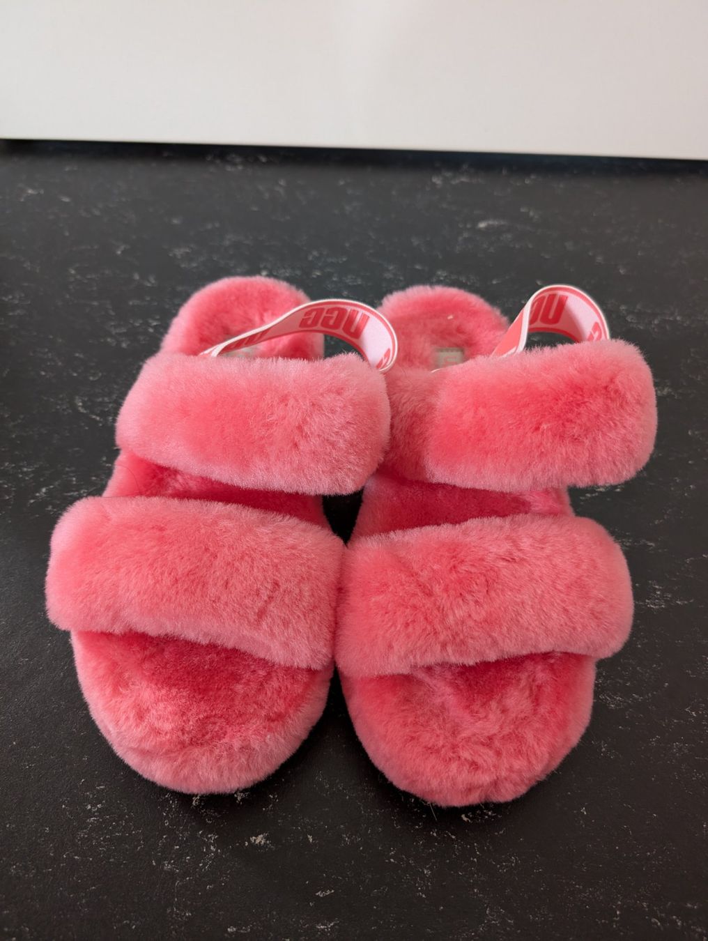 Ugg Scarpe da donna: Ugg Fluff Slides Sandalen – Nuovo (secondo la descrizione) da Frauenfeld venduto da Shiranui