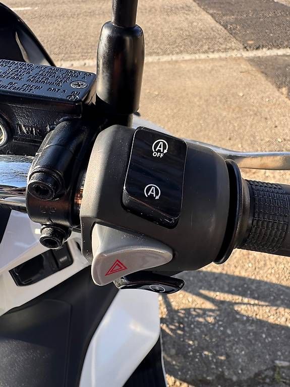 Strada: Honda WW125A Roller  nur 1700 km – Usato da Oberhofen AG venduto da valo-ha 3